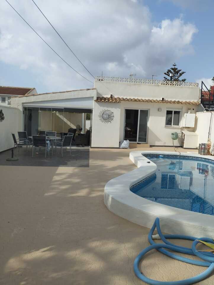 CABO ROIG – 2-spálňová vila od 315 000 € | Bazén, Parkovanie, Záhrada