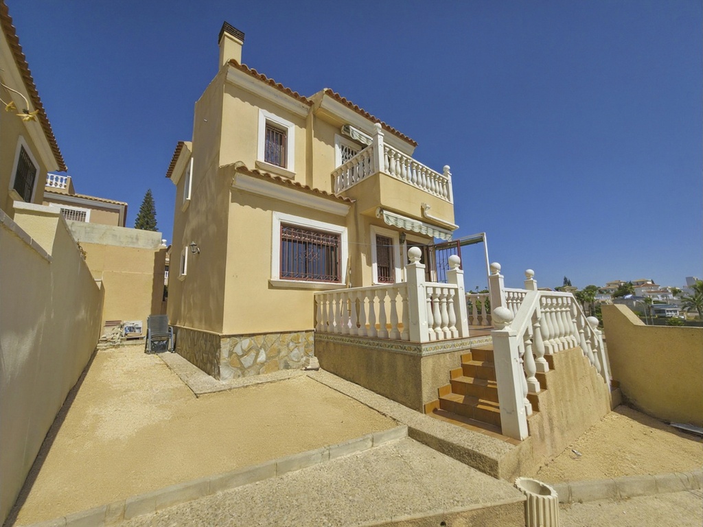 VILLAMARTIN – Moderná 2-spálňová vila od 217 950 € | Výhľad na more, Bazén, Terasa